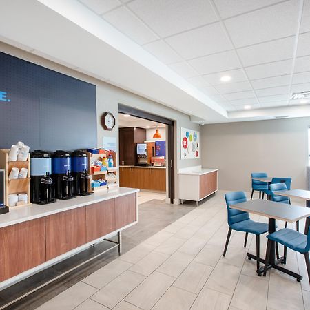 Holiday Inn Express Hastings By Ihg Εξωτερικό φωτογραφία