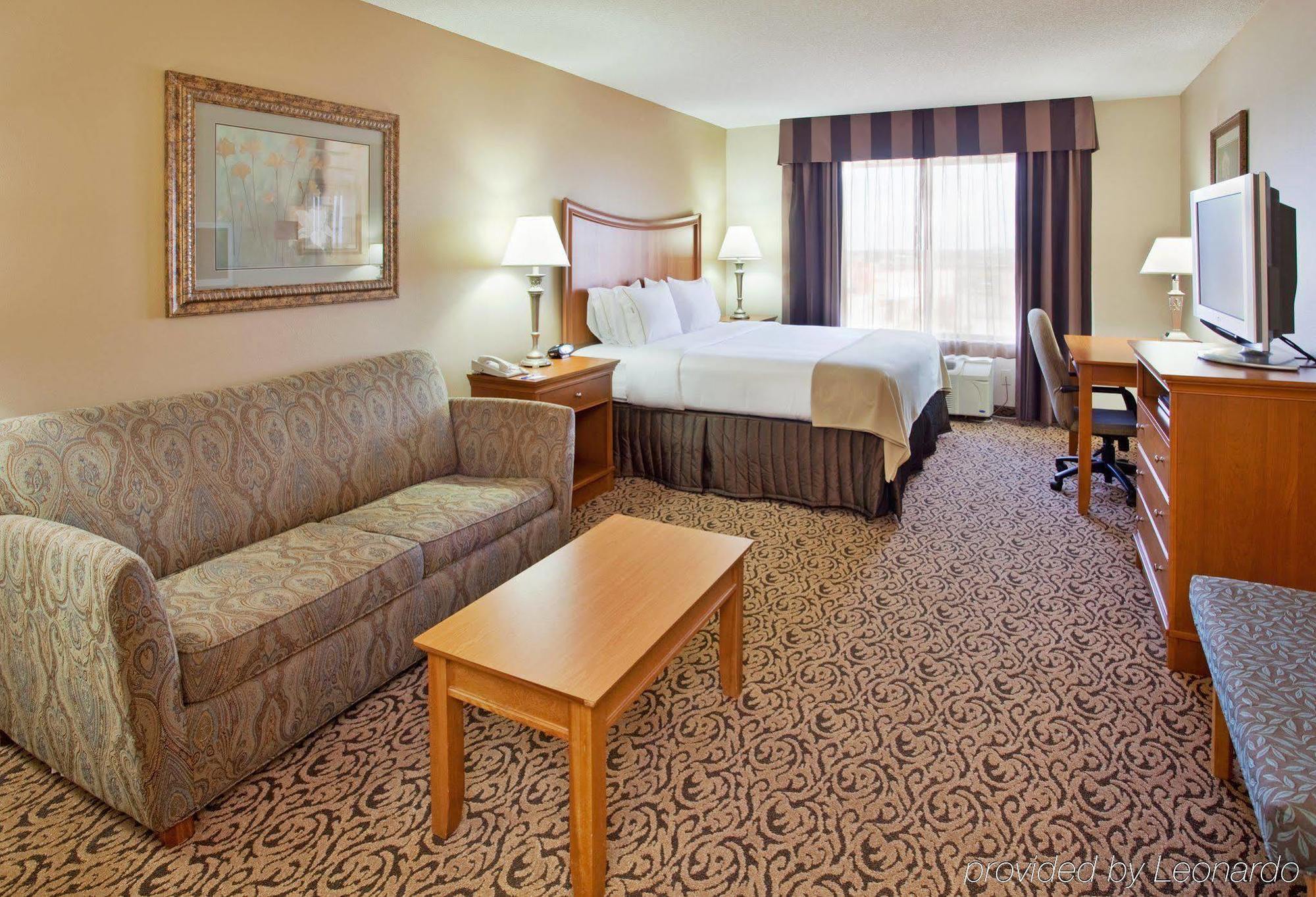 Holiday Inn Express Hastings By Ihg Εξωτερικό φωτογραφία
