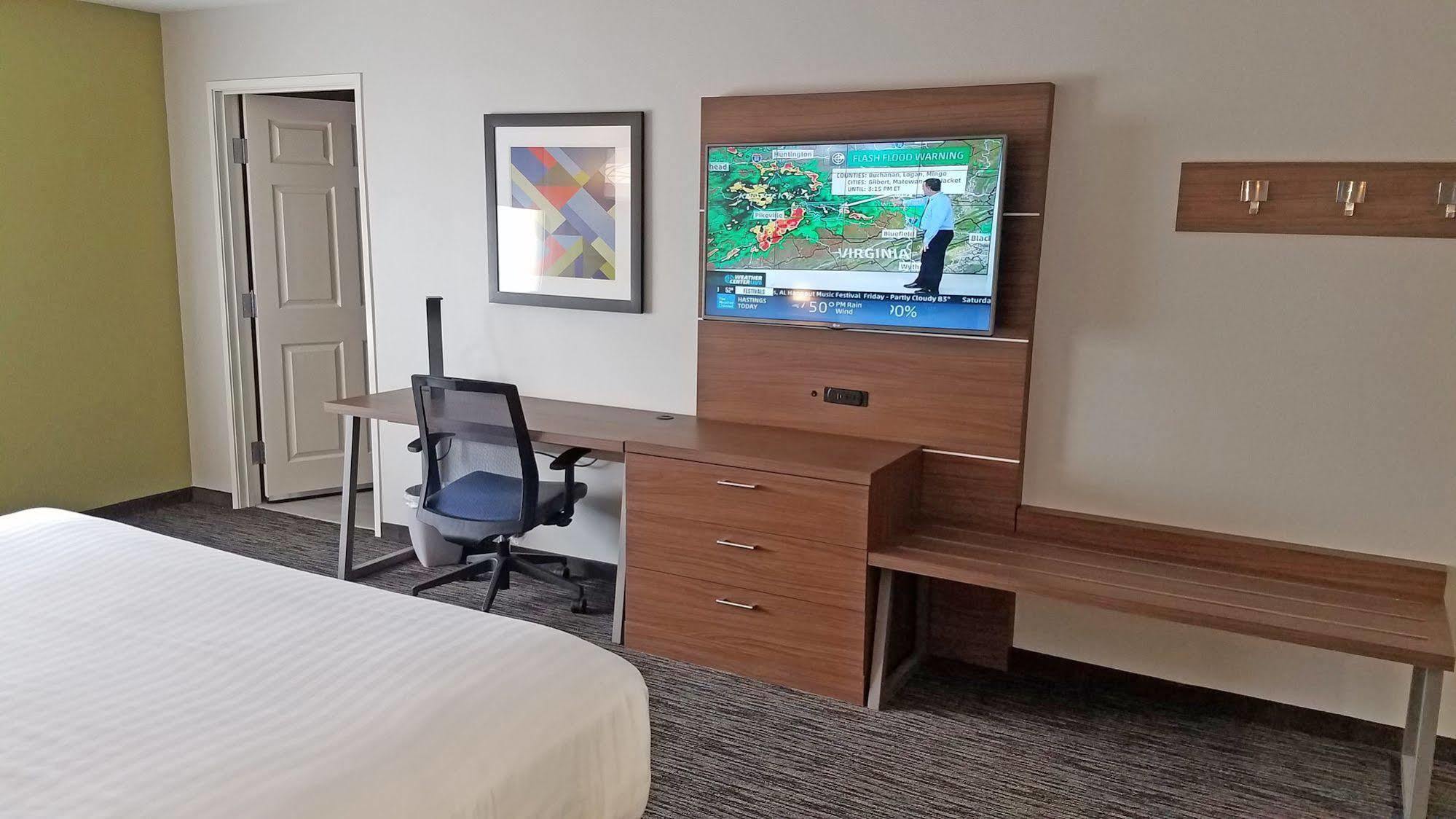 Holiday Inn Express Hastings By Ihg Εξωτερικό φωτογραφία